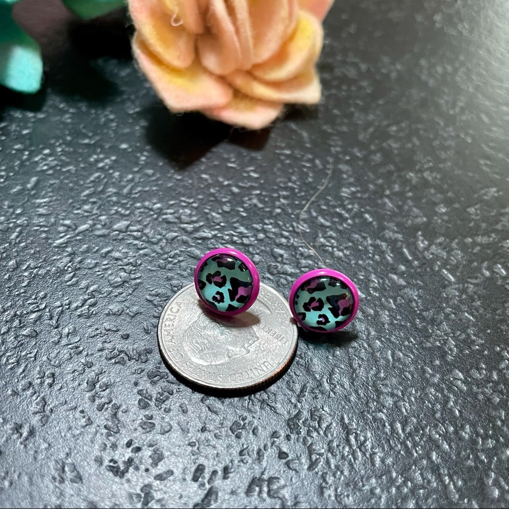 Two Pair Leopard Print Earrings - Picture 6 of 7